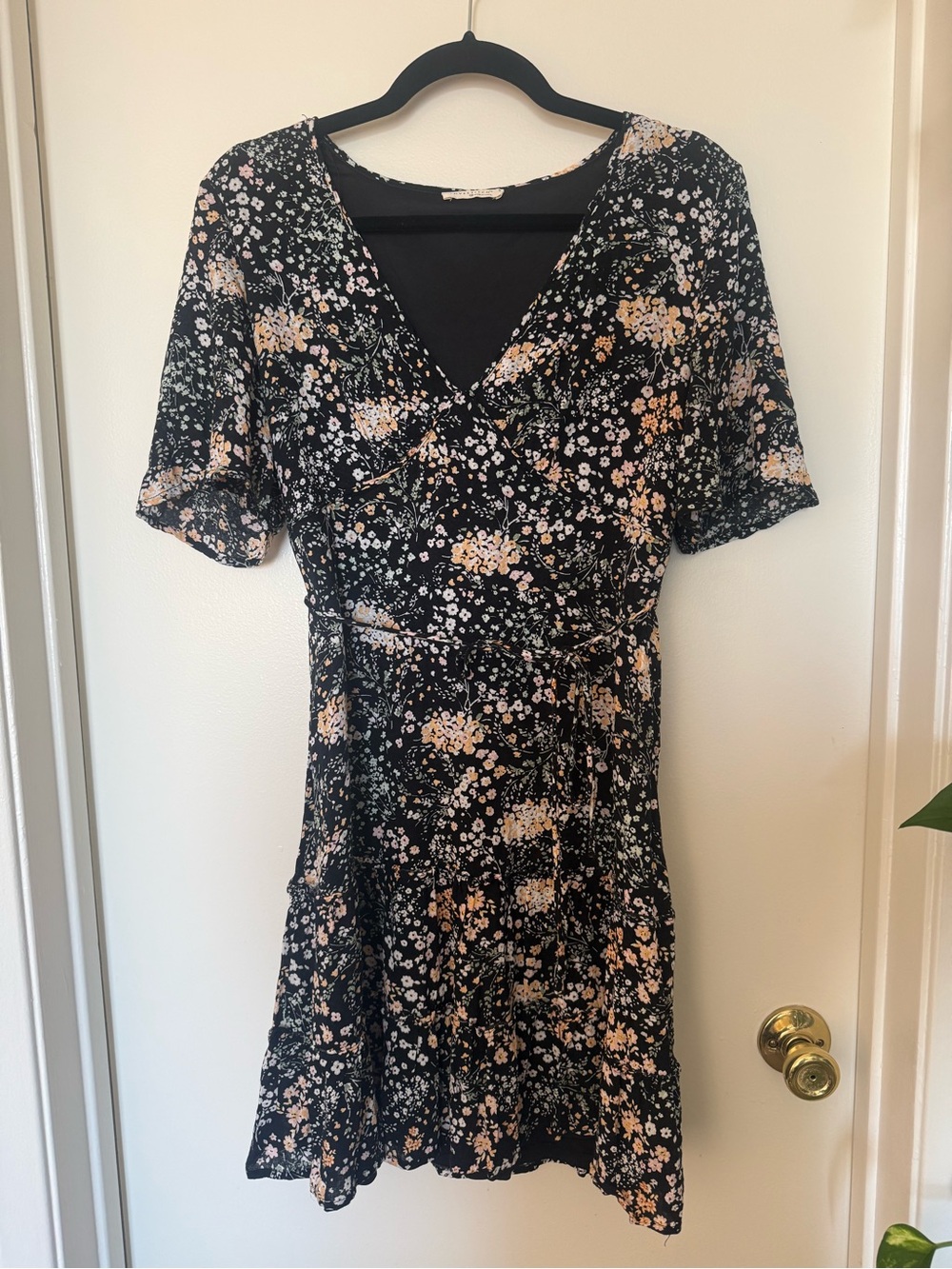 Lovestitch Black Floral Wrap Dress Size Medium Rayon Flutter Sleeve